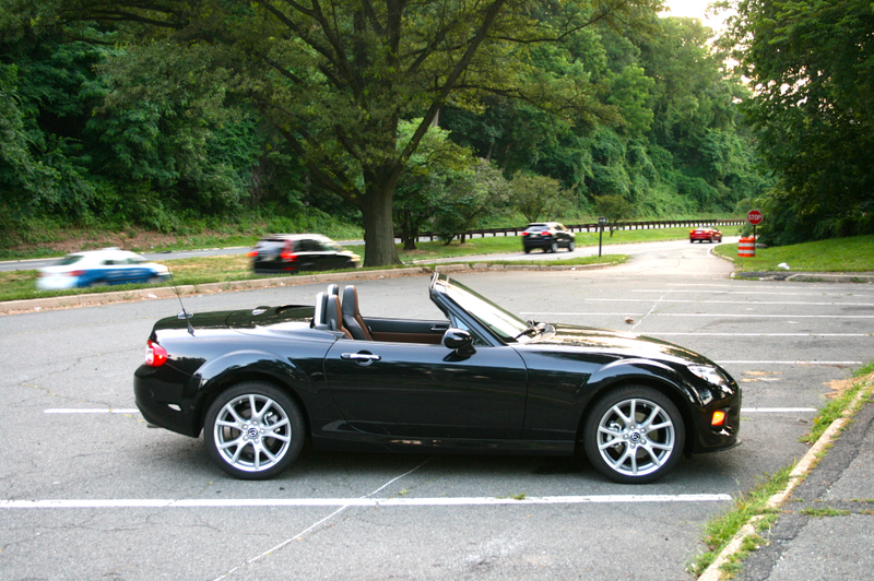 Illustration for article titled Can You Still Have An Awesome Time In An Automatic Mazda Miata?